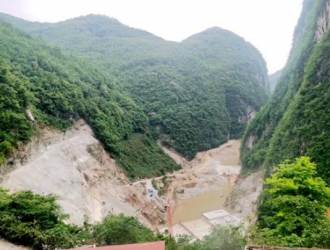 平塘甲茶：加速推進新型工業(yè)化建設(shè)