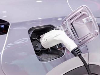 何小鵬：四季度起大規模部署480kW超充電樁