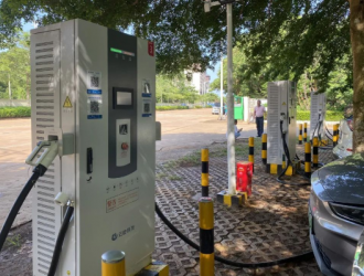 澄邁法院新能源充電樁正式投入使用